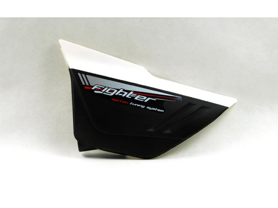 jaszmotor_webshop_bal_oldalso_burkolat_<br>(feher)_barton_fighter_2_-_moretti