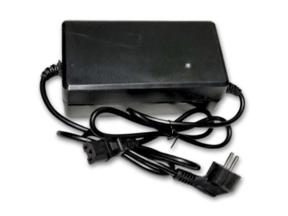 jaszmotor_webshop_grafen_akkumulator_gyorstolto_60v_20a